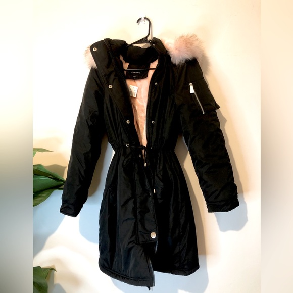 NWT Winter Black Winter coat size L. Water and snow proof. Insulated faux fur. - Picture 1 of 2